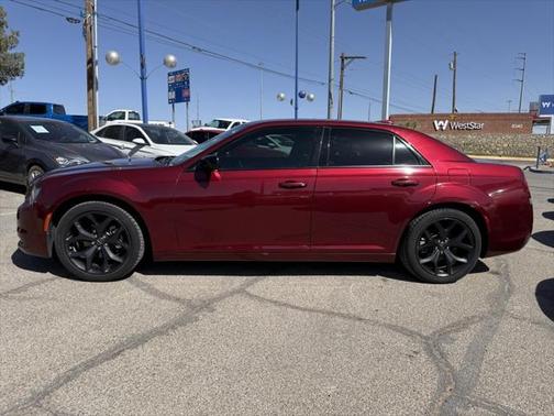 2022 Chrysler 300 Touring
