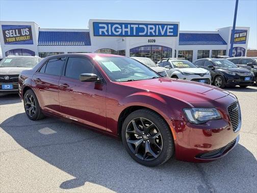 2022 Chrysler 300 Touring