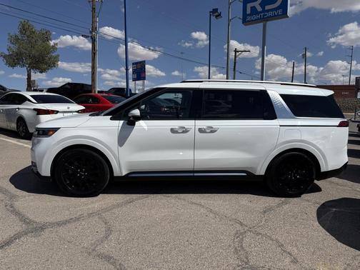 2022 Kia Carnival SX