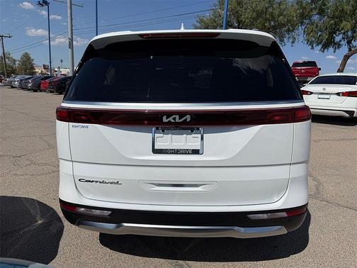 2022 Kia Carnival SX