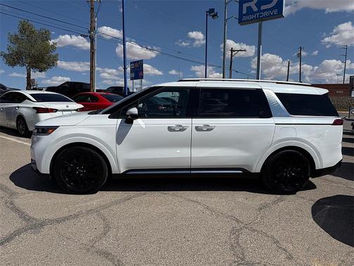 2022 Kia Carnival SX