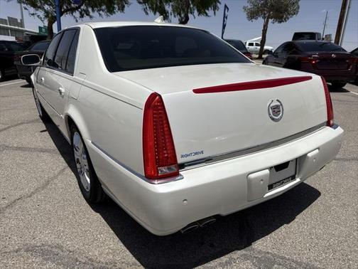 2011 Cadillac DTS Platinum Collection