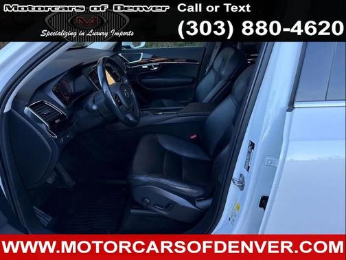 2017 Volvo XC90 T6 Momentum