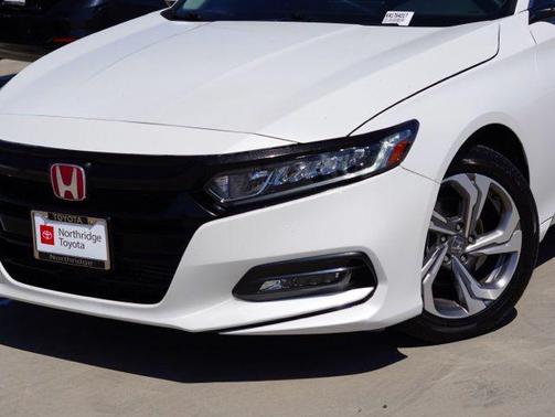 Platinum White Pearl 2019 Honda Accord EX