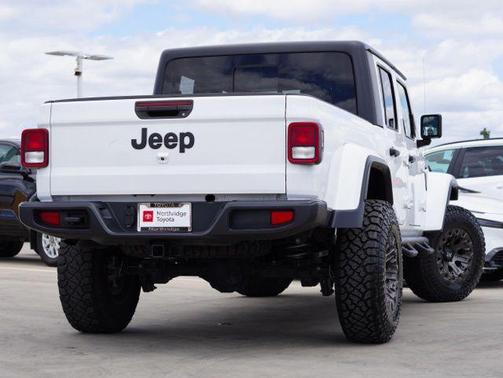 Bright White Clearcoat 2021 Jeep Gladiator Sport S