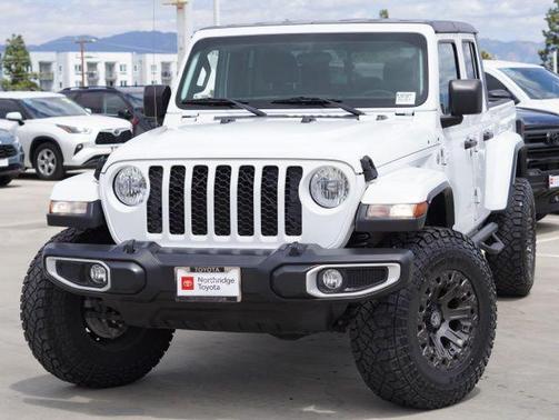 Bright White Clearcoat 2021 Jeep Gladiator Sport S