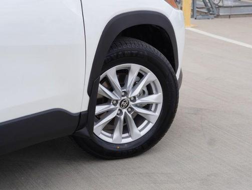 Wind Chill Pearl 2024 Toyota Corolla Cross LE