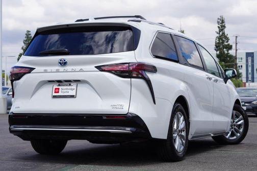 2022 Toyota Sienna Limited 7-Passenger