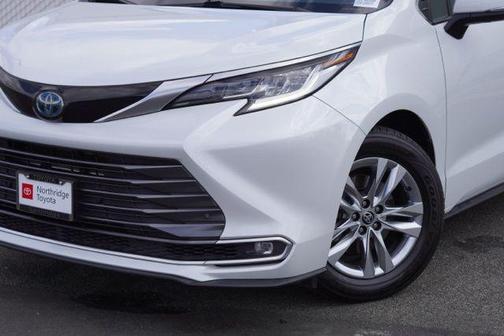 2022 Toyota Sienna Limited 7-Passenger