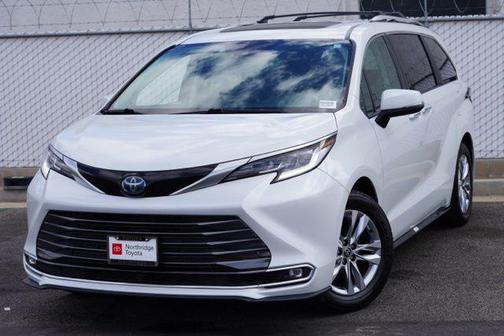 2022 Toyota Sienna Limited 7-Passenger