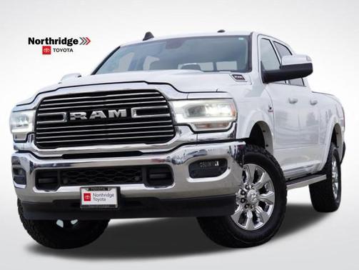 2020 RAM 3500 Laramie Crew Cab 4x4 6'4' Box