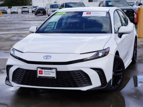 2025 Toyota Camry SE