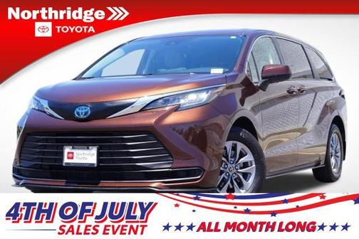 2023 Toyota Sienna LE