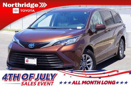 2023 Toyota Sienna LE