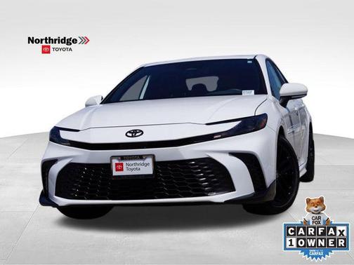 Ice Cap 2025 Toyota Camry SE