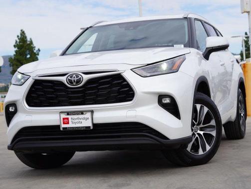 2025 Toyota Highlander Hybrid XLE