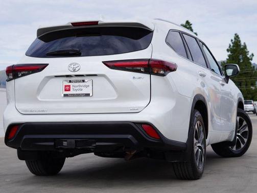 2025 Toyota Highlander Hybrid XLE