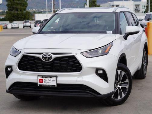 2025 Toyota Highlander Hybrid XLE