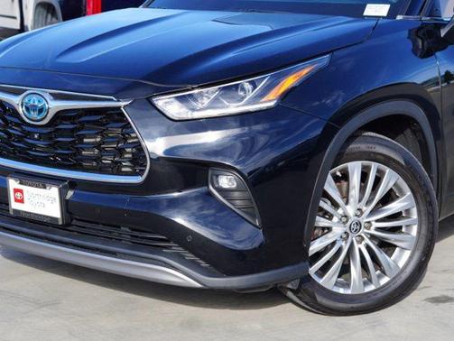 2023 Toyota Highlander Hybrid Platinum
