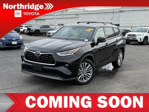 2023 Toyota Highlander Hybrid Platinum
