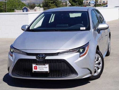 Classic Silver Metallic 2020 Toyota Corolla LE
