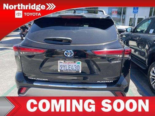 Midnight Black Metallic 2023 Toyota Highlander Hybrid Platinum