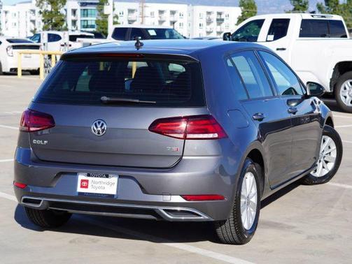 2018 Volkswagen Golf TSI S