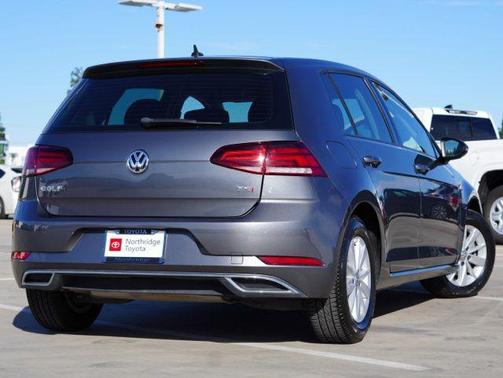 2018 Volkswagen Golf TSI S