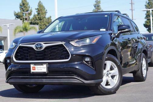 2022 Toyota Highlander LE