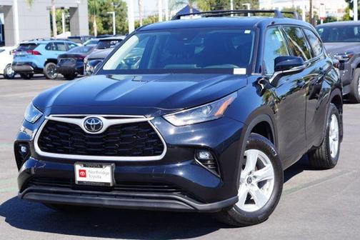 2022 Toyota Highlander LE