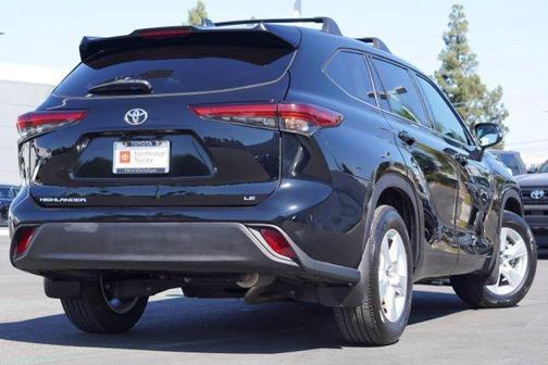 2022 Toyota Highlander LE