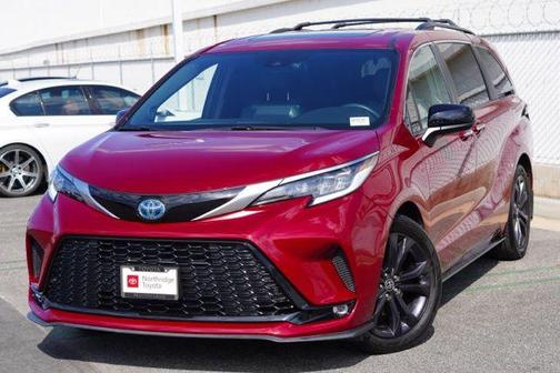 2022 Toyota Sienna XSE 7 Passenger