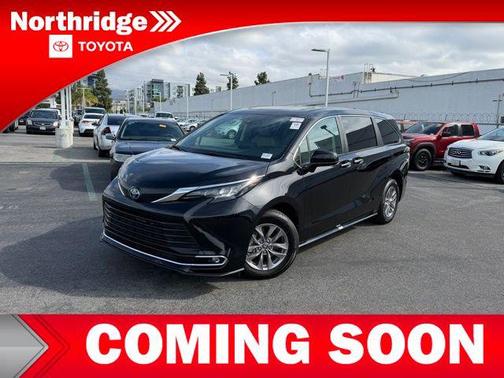 Midnight Black Metallic 2024 Toyota Sienna XLE