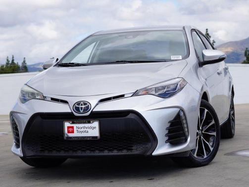 Classic Silver Metallic 2019 Toyota Corolla SE