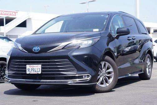 2024 Toyota Sienna XLE