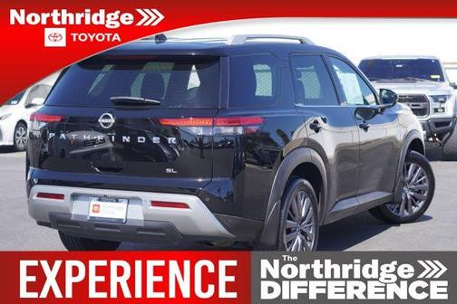 2022 Nissan Pathfinder SL 2WD
