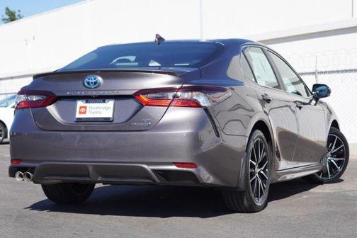 2024 Toyota Camry Hybrid SE