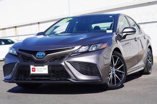 2024 Toyota Camry Hybrid SE