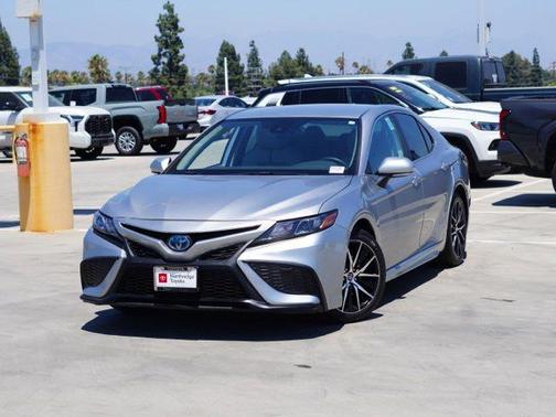 Celestial Silver Metallic 2023 Toyota Camry SE
