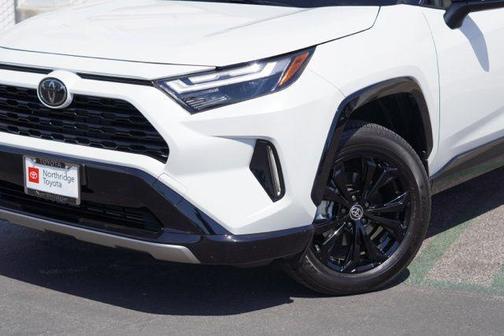 2025 Toyota RAV4 Hybrid SE