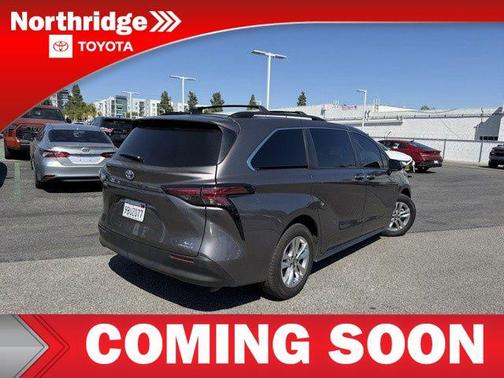 2022 Toyota Sienna XLE