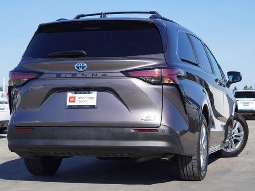 2022 Toyota Sienna XLE