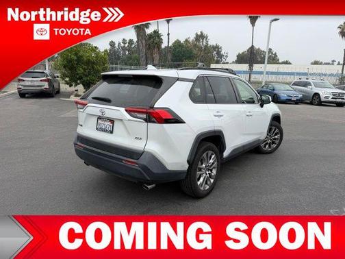 Wind Chill Pearl 2023 Toyota RAV4 XLE Premium
