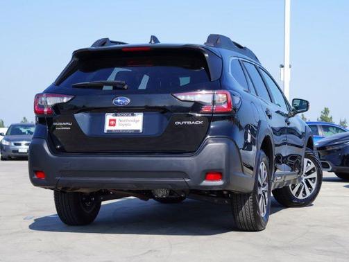 Crystal Black Silica 2025 Subaru Outback Premium