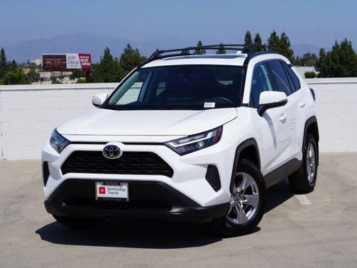 Ice Cap 2025 Toyota RAV4 XLE