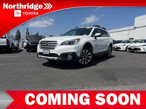 Crystal White Pearl 2017 Subaru Outback 3.6R Limited