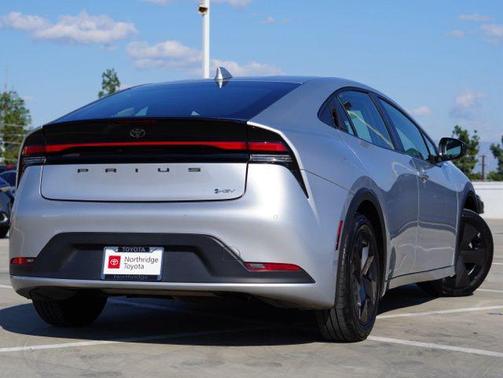 2024 Toyota Prius LE