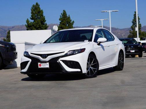 Ice 2024 Toyota Camry SE