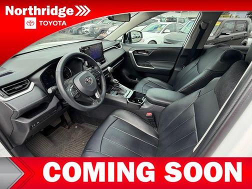 Ice Cap 2025 Toyota RAV4 XLE