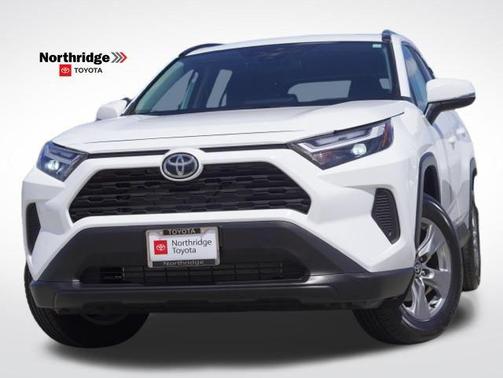 Ice Cap 2024 Toyota RAV4 XLE